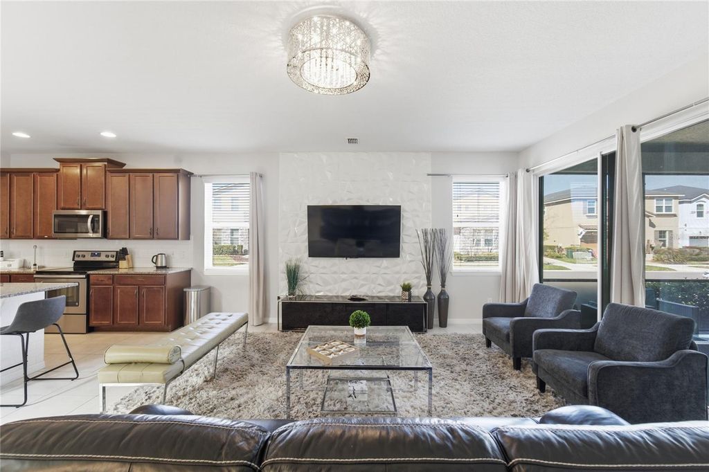 Image 6 of property listing at 9013 EGRET MILLS TERRACE, Kissimmee, FL 34747