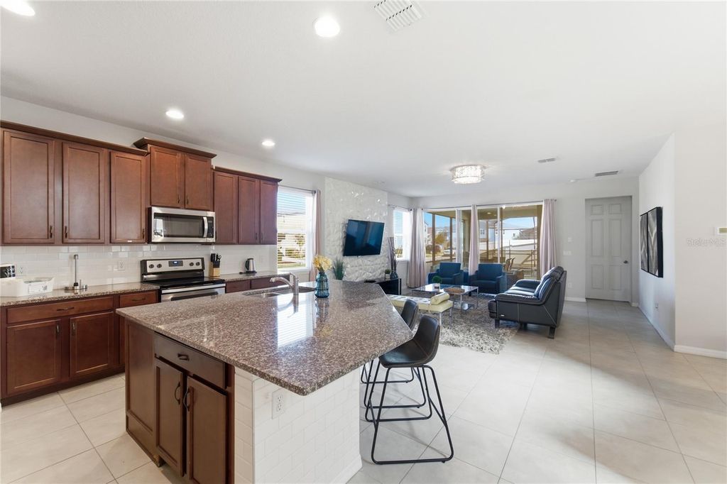 Image 8 of property listing at 9013 EGRET MILLS TERRACE, Kissimmee, FL 34747