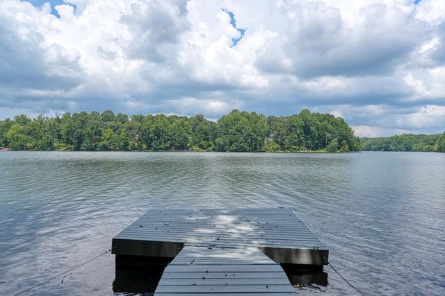 337 Hillcove Point, Wellford, SC 29385