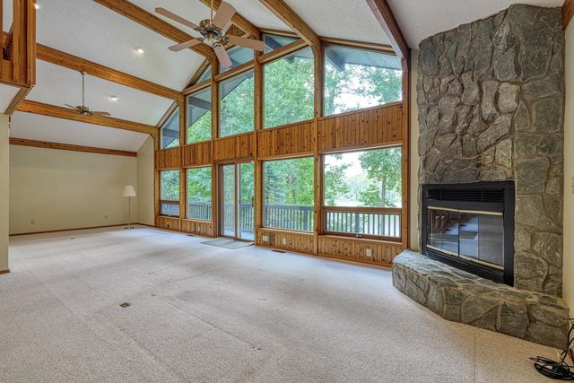 337 Hillcove Point, Wellford, SC 29385