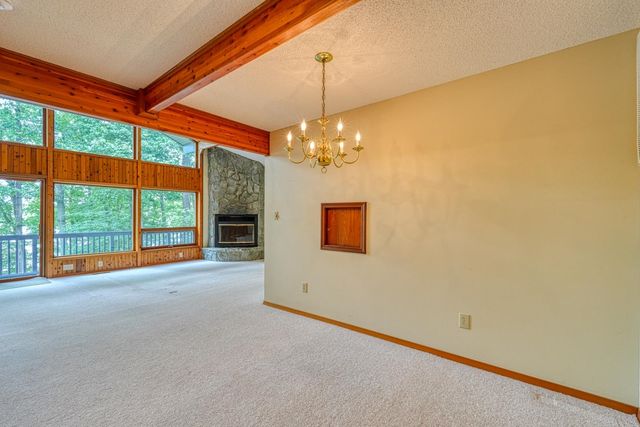 337 Hillcove Point, Wellford, SC 29385