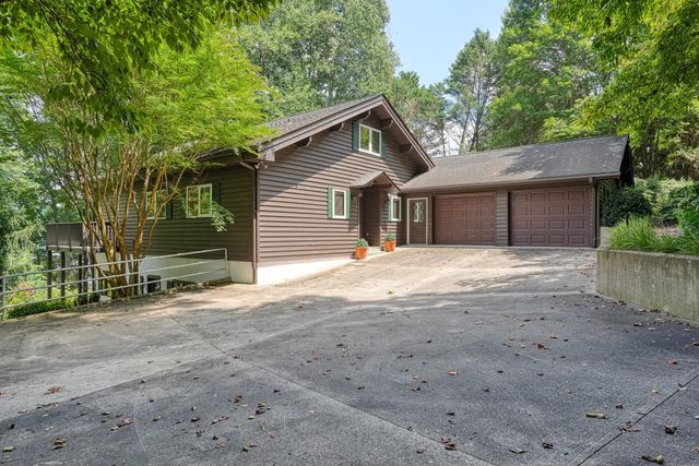 337 Hillcove Point, Wellford, SC 29385
