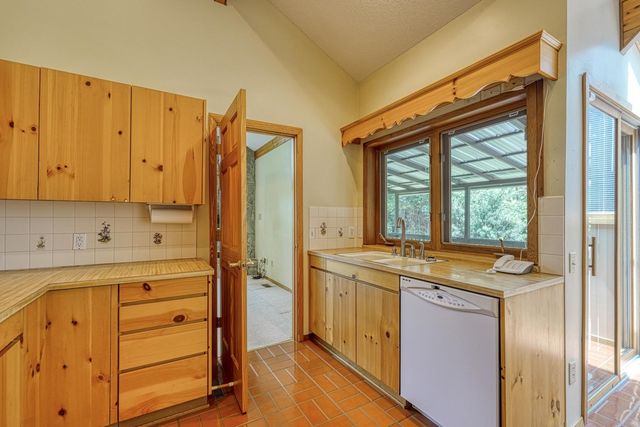 337 Hillcove Point, Wellford, SC 29385