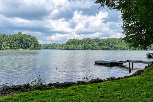 337 Hillcove Point, Wellford, SC 29385