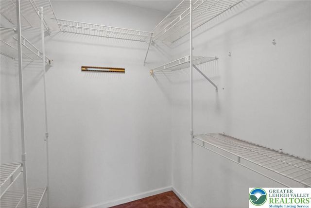 5524 Willow Way, Upper Macungie Twp, PA 18069