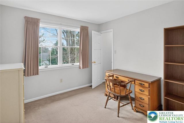 5524 Willow Way, Upper Macungie Twp, PA 18069