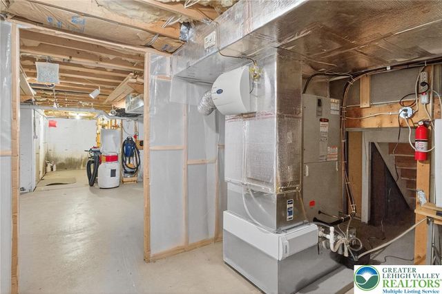 5524 Willow Way, Upper Macungie Twp, PA 18069