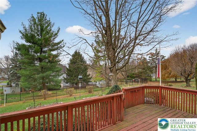 5524 Willow Way, Upper Macungie Twp, PA 18069