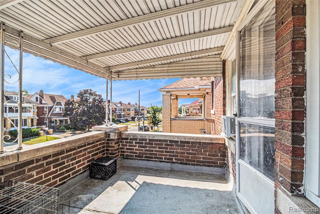 3290 Calvert Street, Detroit, MI 48206