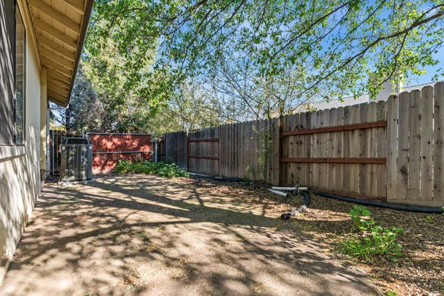 2527 Rosales St, Cameron Park, CA 95682