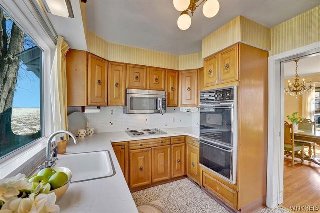 4998 Lake Shore Road, Hamburg, NY 14075