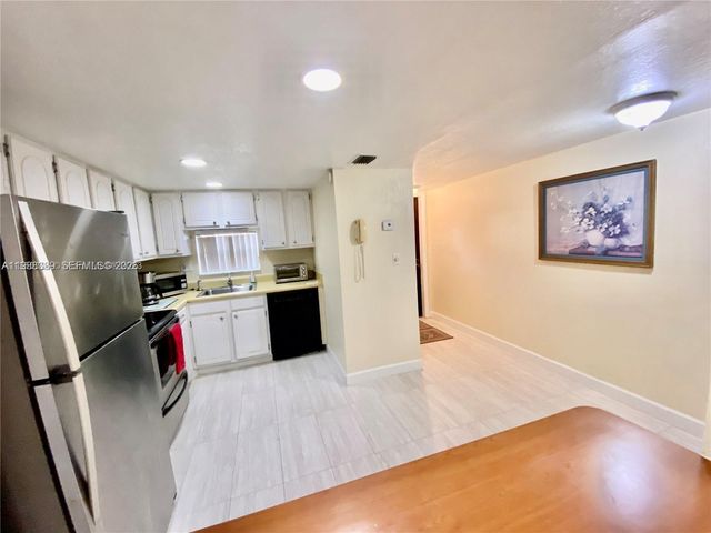 671 S Hollybrook Drive 104, Pembroke Pines, FL 33025