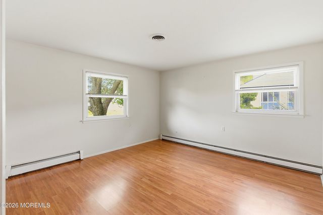39 Corinth Place, Toms River, NJ 08755