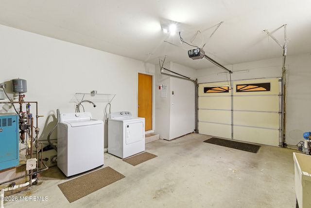 39 Corinth Place, Toms River, NJ 08755