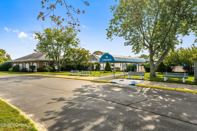 39 Corinth Place, Toms River, NJ 08755