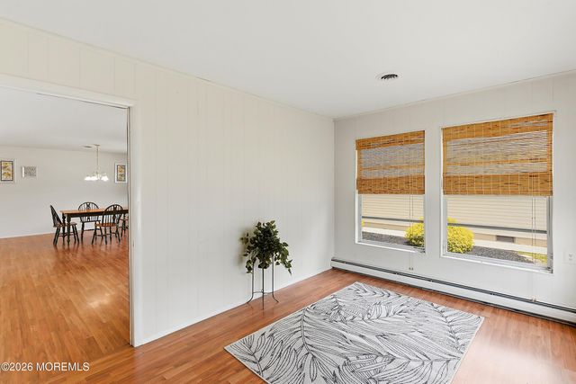 39 Corinth Place, Toms River, NJ 08755