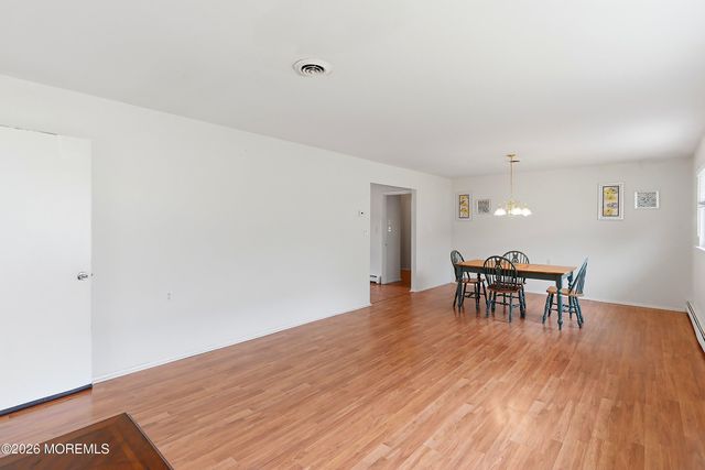 39 Corinth Place, Toms River, NJ 08755