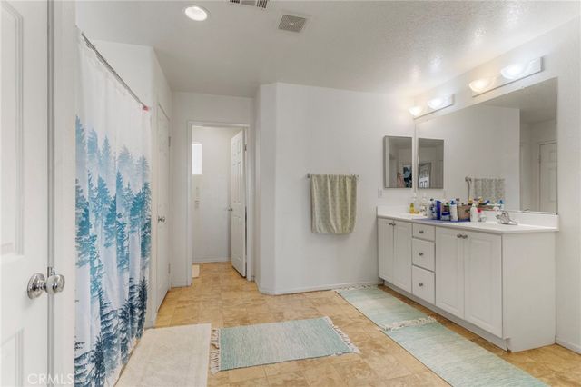 16029 White Mountain, Victorville, CA 92394