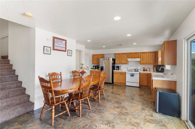 16029 White Mountain, Victorville, CA 92394