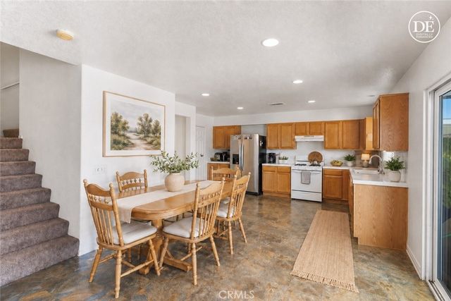 16029 White Mountain, Victorville, CA 92394