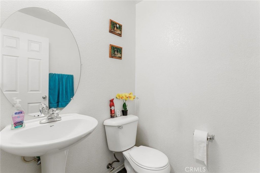 Image 10 of property listing at 16029 White Mountain, Victorville, CA 92394