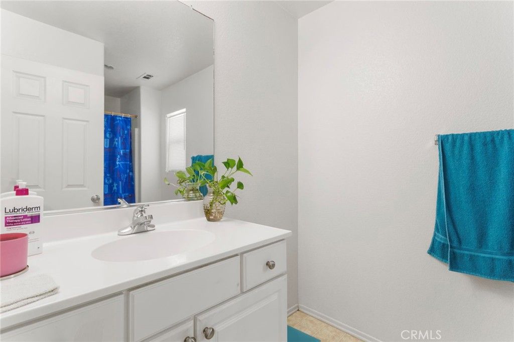 Image 14 of property listing at 16029 White Mountain, Victorville, CA 92394