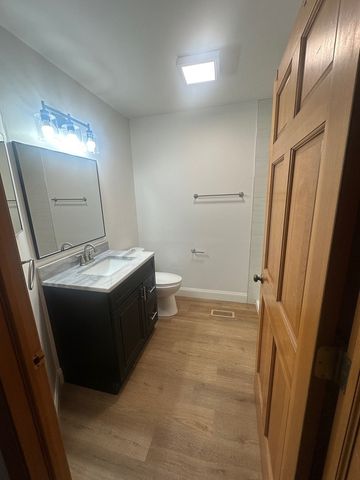 1942 Heron Avenue B, Schaumburg, IL 60193