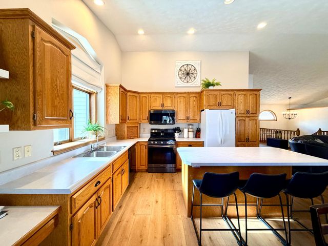 867 Briarwood Drive, Worthington, MN 56187