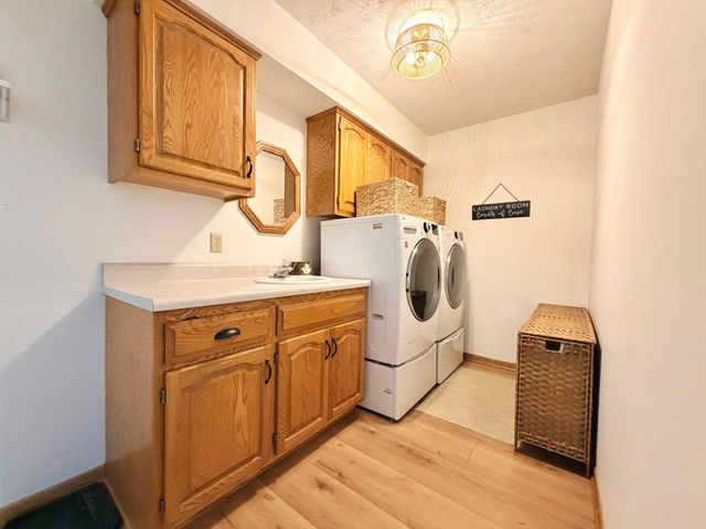 867 Briarwood Drive, Worthington, MN 56187