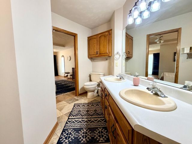 867 Briarwood Drive, Worthington, MN 56187