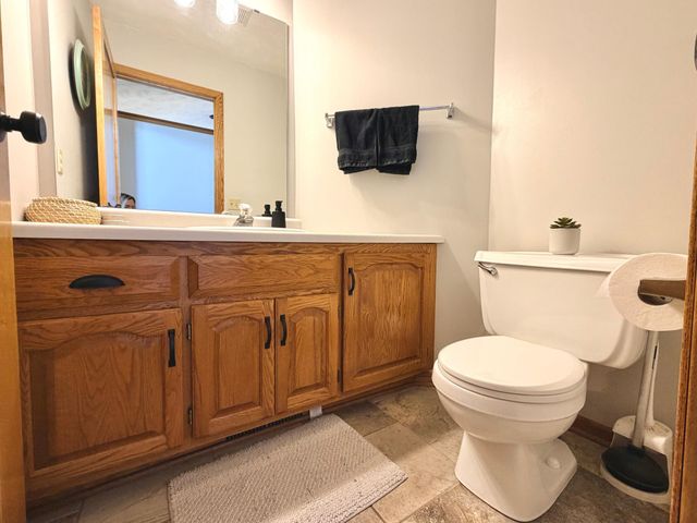 867 Briarwood Drive, Worthington, MN 56187