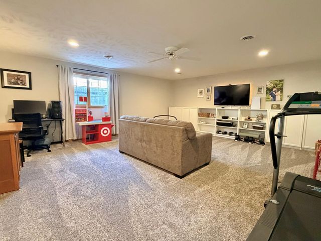 867 Briarwood Drive, Worthington, MN 56187