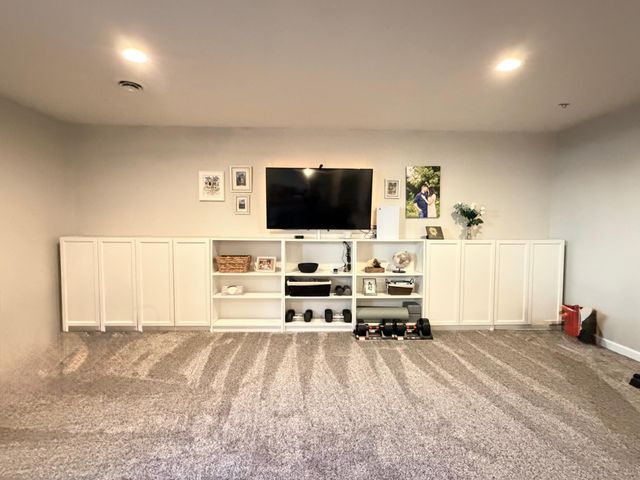 867 Briarwood Drive, Worthington, MN 56187