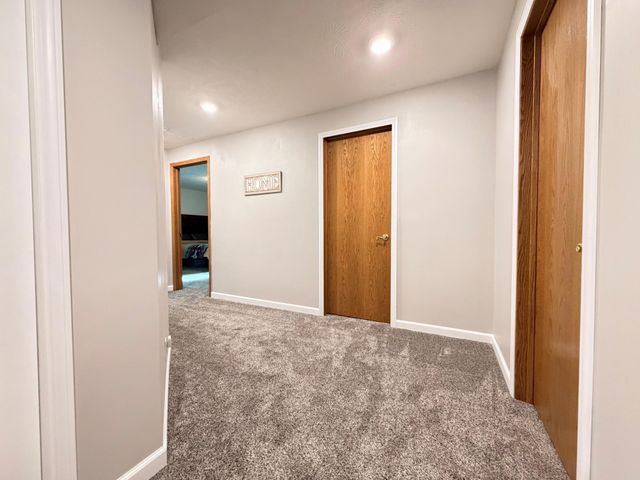 867 Briarwood Drive, Worthington, MN 56187