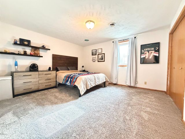 867 Briarwood Drive, Worthington, MN 56187