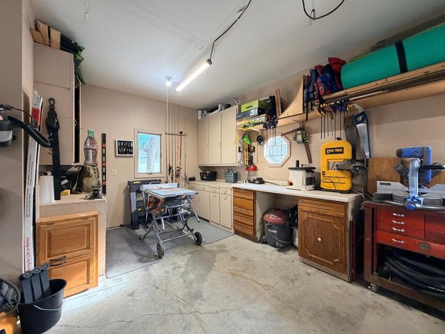 867 Briarwood Drive, Worthington, MN 56187