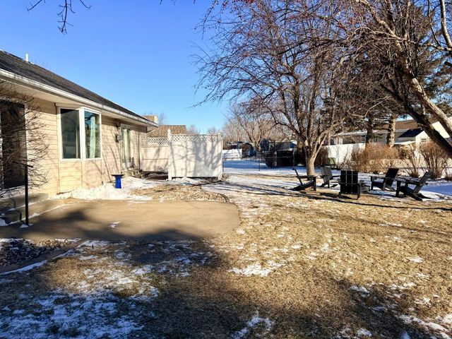 867 Briarwood Drive, Worthington, MN 56187