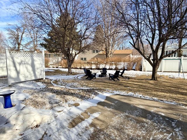 867 Briarwood Drive, Worthington, MN 56187