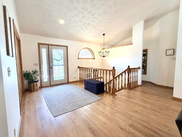 867 Briarwood Drive, Worthington, MN 56187