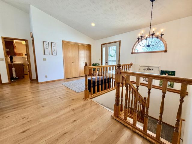 867 Briarwood Drive, Worthington, MN 56187