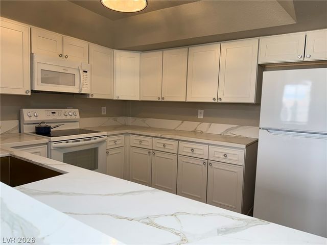 3930 University Center Drive 302, Las Vegas, NV 89119
