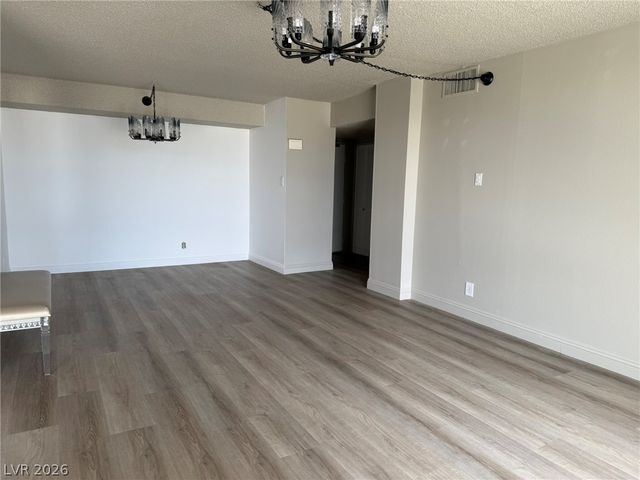3930 University Center Drive 302, Las Vegas, NV 89119