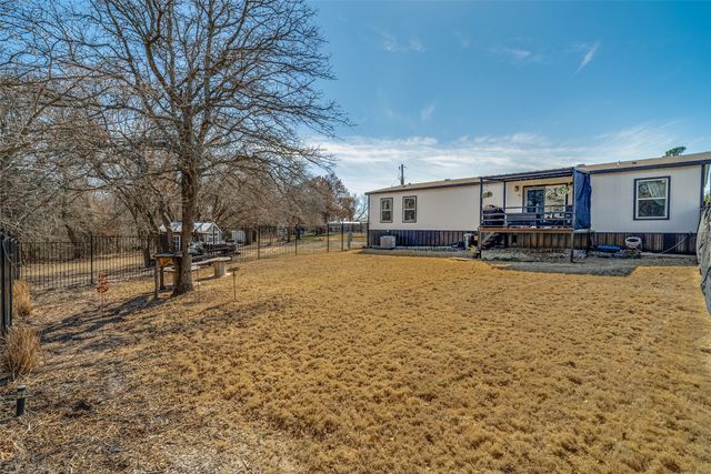 344 Hometown Way, Springtown, TX 76082