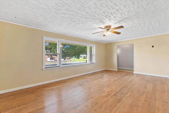 1915 Miller STREET, West Bend, WI 53095
