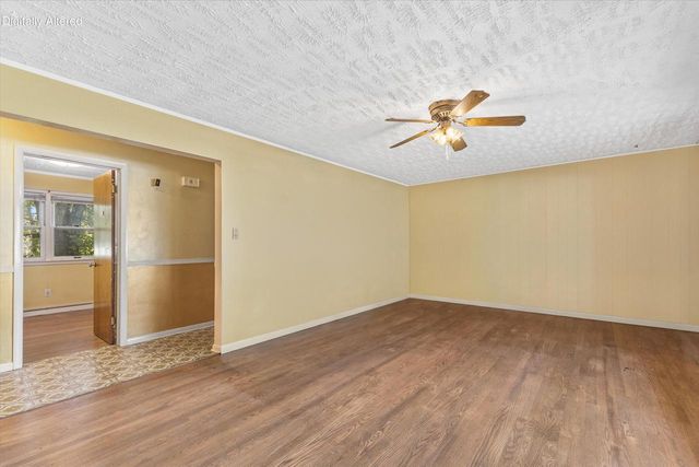 1915 Miller STREET, West Bend, WI 53095