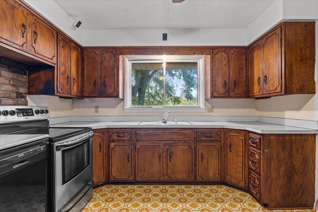 1915 Miller STREET, West Bend, WI 53095
