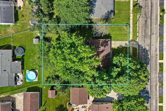 1915 Miller STREET, West Bend, WI 53095