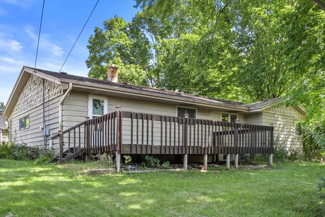 1915 Miller STREET, West Bend, WI 53095