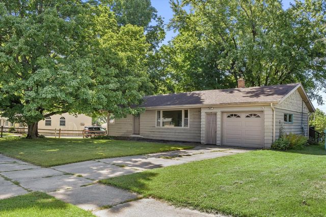 1915 Miller STREET, West Bend, WI 53095