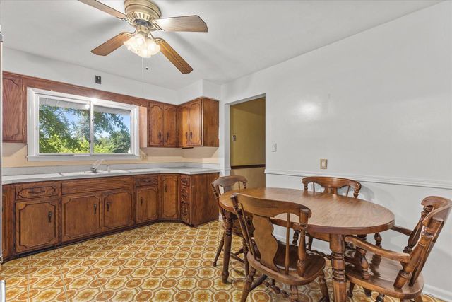 1915 Miller STREET, West Bend, WI 53095